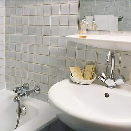 Hotell Flor Rivoli 2*