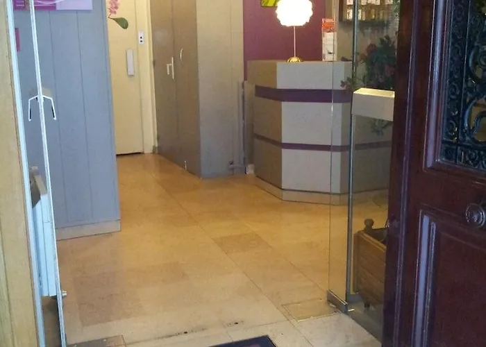 Отель Flor Rivoli 2*